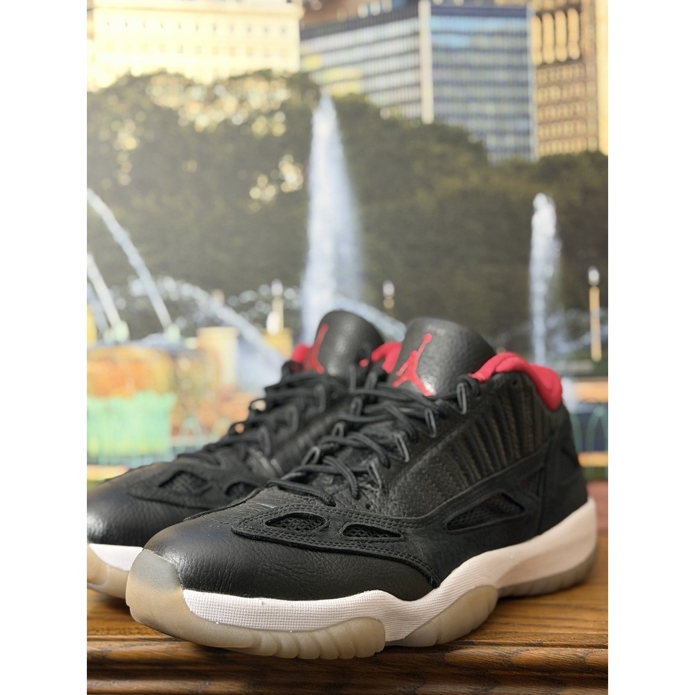 Jordan Air Jordan 11 Retro IE 2021 Low Top Bred Black/True Red 919712-023 Sz 10